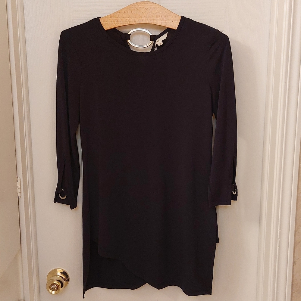 NWOT Cleo Asymmetrical 3/4 Sleeve Top